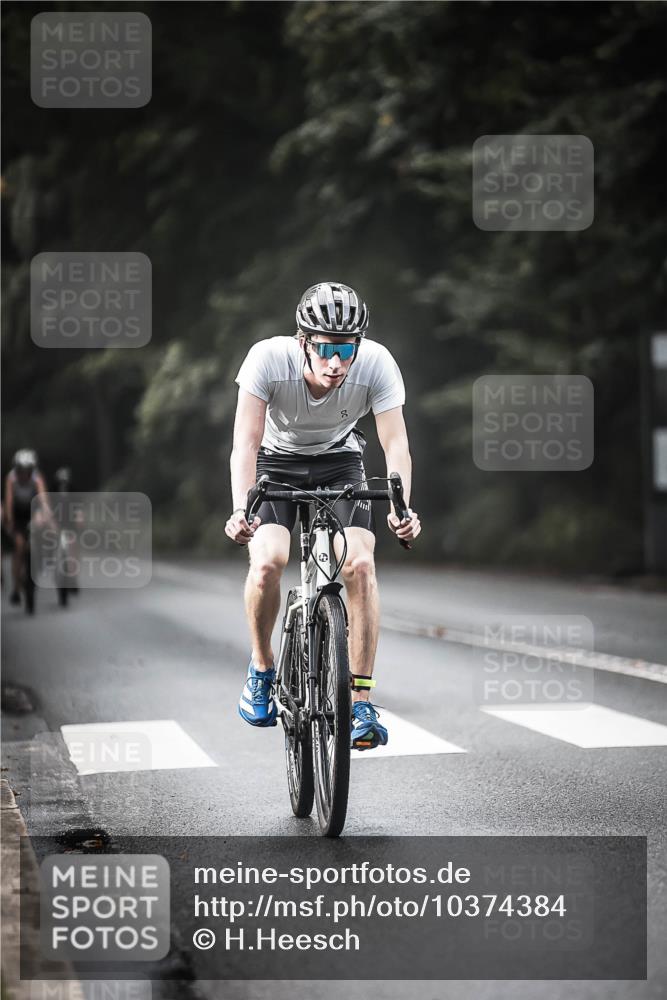 13.09.2026 - Stadtparktriathlon H.Heesch http://msf.ph/oto/10374384 13.09.2026 10:54:30 Radfahren 406, 464, 571 meine-sportfotos.de