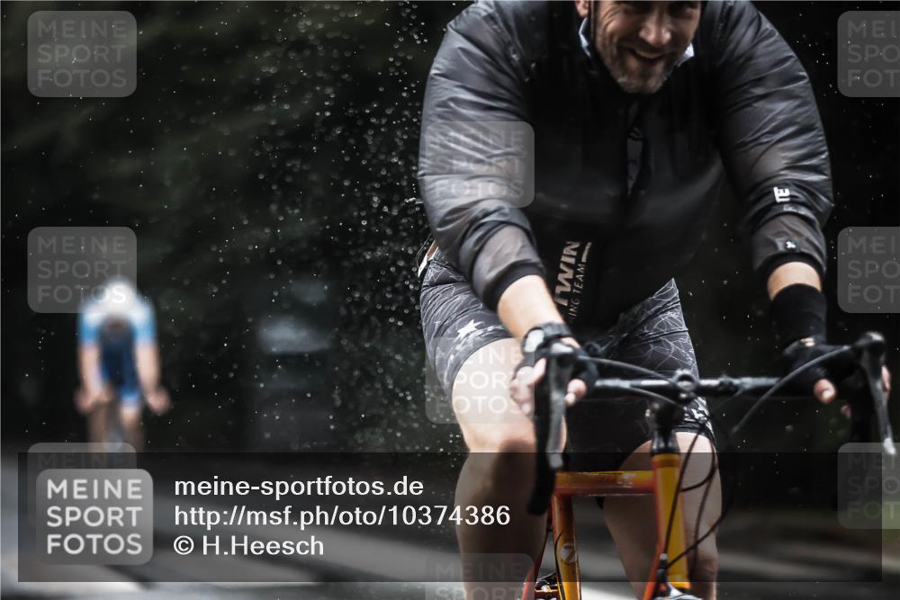 13.09.2026 - Stadtparktriathlon H.Heesch http://msf.ph/oto/10374386 13.09.2026 12:11:27 Radfahren 880, 959, 962, 1008 meine-sportfotos.de