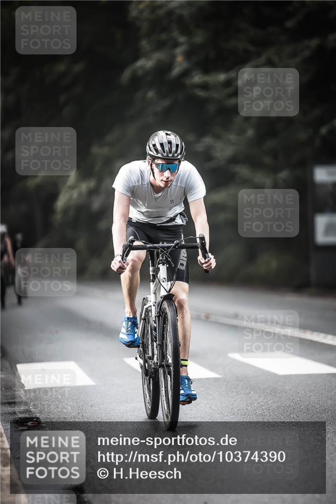 13.09.2026 - Stadtparktriathlon H.Heesch http://msf.ph/oto/10374390 13.09.2026 10:54:30 Radfahren 406, 464, 571 meine-sportfotos.de