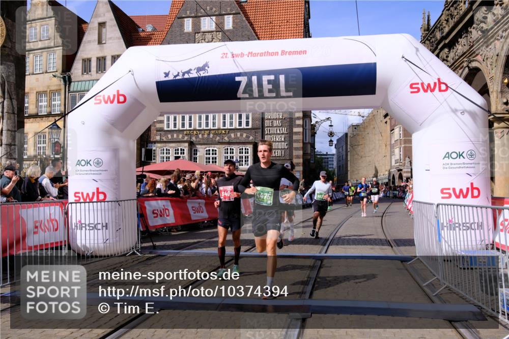 13.09.2026 - 21. swb-Marathon Bremen Tim E. http://msf.ph/oto/10374394 13.09.2026 13:11:17 Ziel 335, 384, 697, 2021, 2759, 3484, 3647, 4023, 4475, 4571, 5079, 5168, 5314, 6471, 6657, 7115, 7136, 8183, 9410, 9622 meine-sportfotos.de