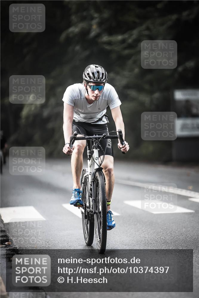 13.09.2026 - Stadtparktriathlon H.Heesch http://msf.ph/oto/10374397 13.09.2026 10:54:30 Radfahren 406, 464, 571 meine-sportfotos.de