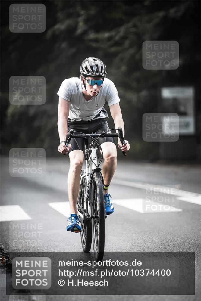 13.09.2026 - Stadtparktriathlon H.Heesch http://msf.ph/oto/10374400 13.09.2026 10:54:30 Radfahren 406, 464, 571 meine-sportfotos.de