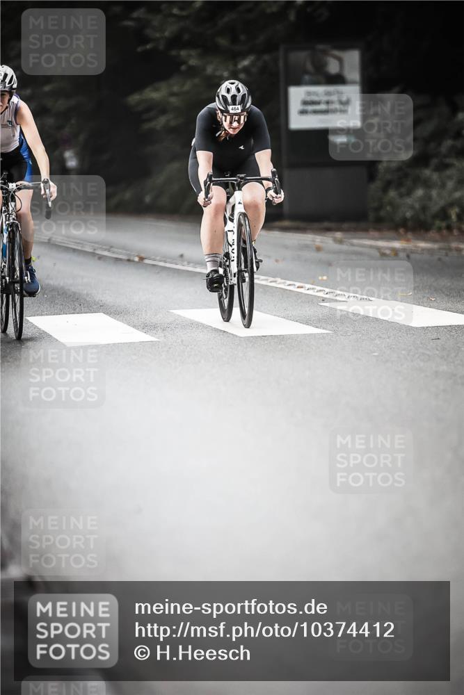 13.09.2026 - Stadtparktriathlon H.Heesch http://msf.ph/oto/10374412 13.09.2026 10:54:34 Radfahren 406, 414, 464, 571 meine-sportfotos.de