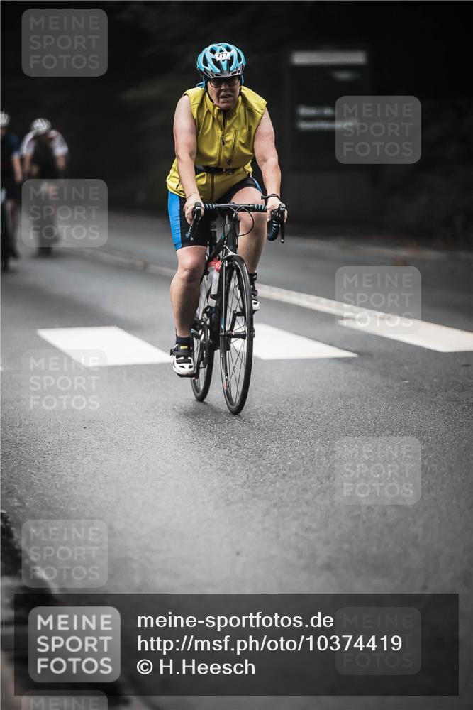 13.09.2026 - Stadtparktriathlon H.Heesch http://msf.ph/oto/10374419 13.09.2026 10:25:25 Radfahren 241, 317, 370, 777 meine-sportfotos.de