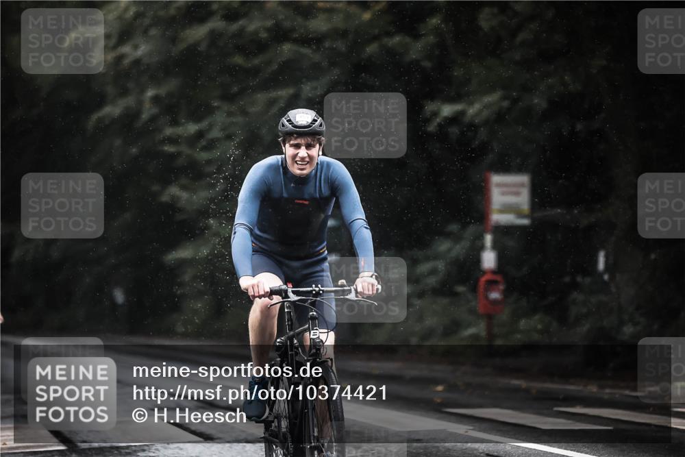 13.09.2026 - Stadtparktriathlon H.Heesch http://msf.ph/oto/10374421 13.09.2026 12:11:29 Radfahren 880, 959, 962, 1008 meine-sportfotos.de