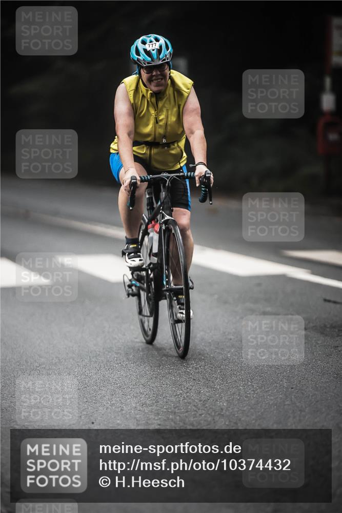 13.09.2026 - Stadtparktriathlon H.Heesch http://msf.ph/oto/10374432 13.09.2026 10:25:26 Radfahren 241, 317, 370, 777 meine-sportfotos.de