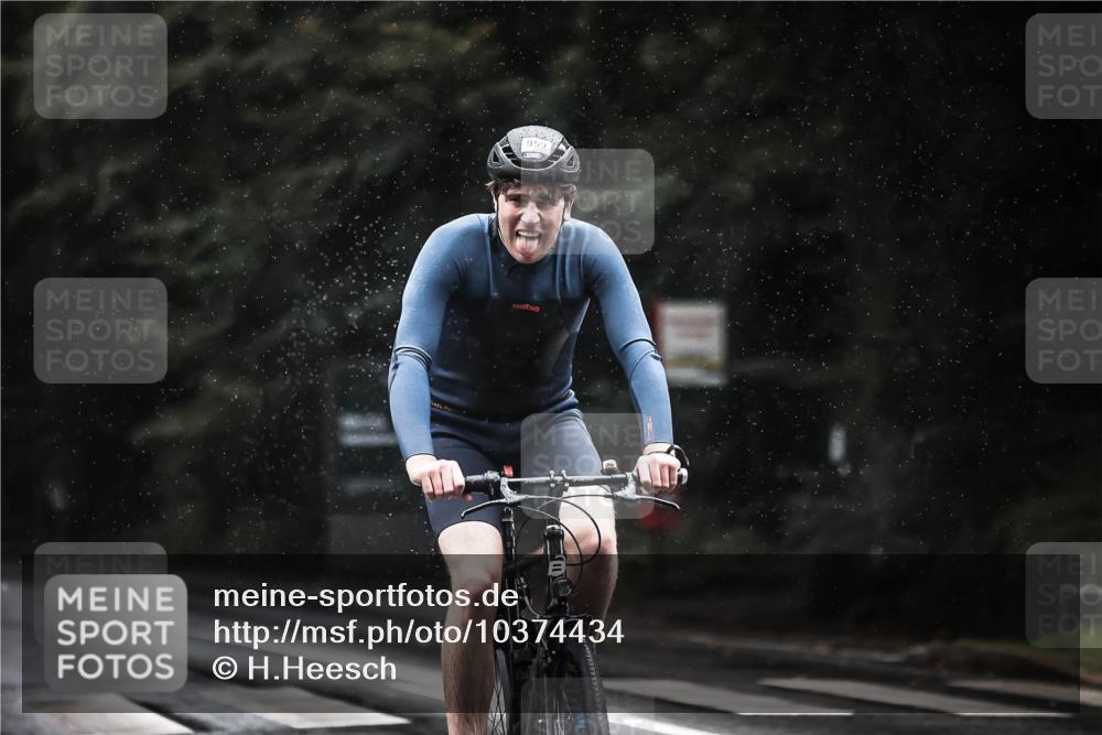 13.09.2026 - Stadtparktriathlon H.Heesch http://msf.ph/oto/10374434 13.09.2026 12:11:29 Radfahren 880, 959, 962, 1008 meine-sportfotos.de