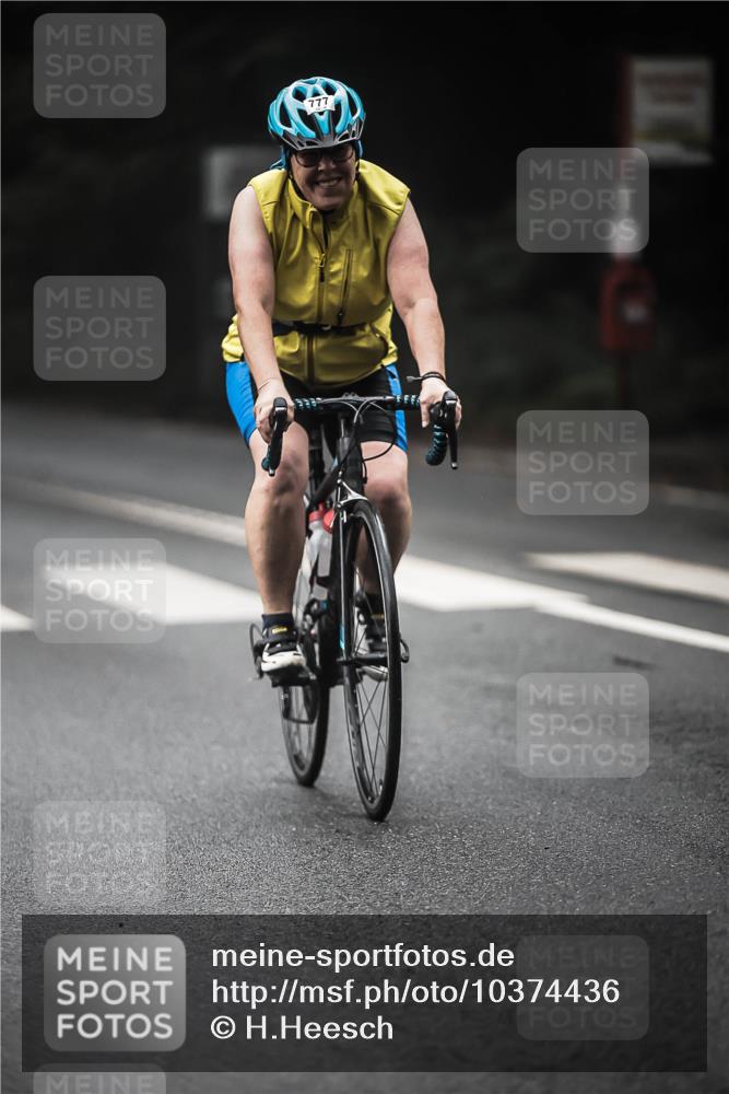 13.09.2026 - Stadtparktriathlon H.Heesch http://msf.ph/oto/10374436 13.09.2026 10:25:26 Radfahren 241, 317, 370, 777 meine-sportfotos.de