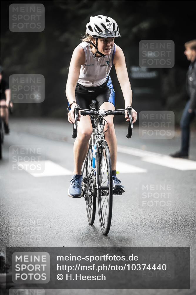 13.09.2026 - Stadtparktriathlon H.Heesch http://msf.ph/oto/10374440 13.09.2026 10:54:36 Radfahren 406, 414, 464, 571 meine-sportfotos.de