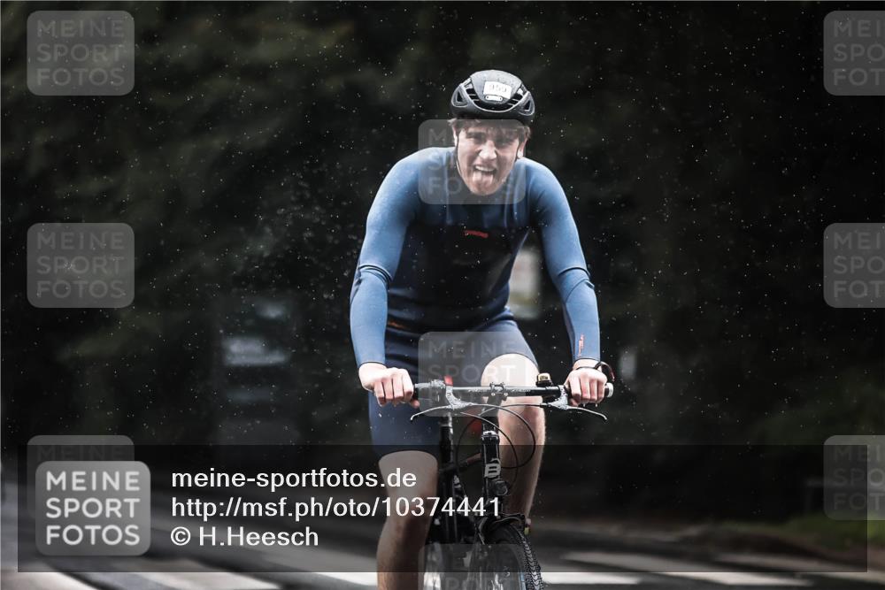 13.09.2026 - Stadtparktriathlon H.Heesch http://msf.ph/oto/10374441 13.09.2026 12:11:30 Radfahren 880, 959, 962 meine-sportfotos.de