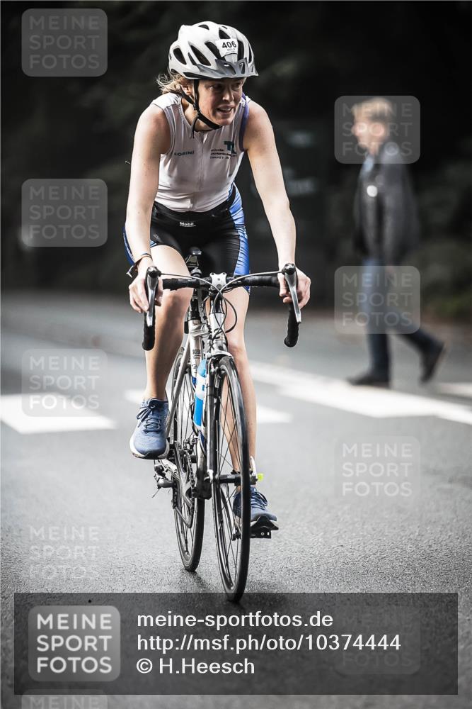 13.09.2026 - Stadtparktriathlon H.Heesch http://msf.ph/oto/10374444 13.09.2026 10:54:36 Radfahren 406, 414, 464, 571 meine-sportfotos.de
