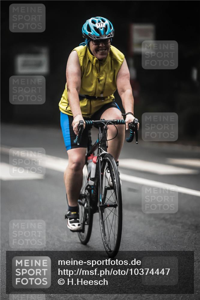 13.09.2026 - Stadtparktriathlon H.Heesch http://msf.ph/oto/10374447 13.09.2026 10:25:26 Radfahren 241, 317, 370, 777 meine-sportfotos.de