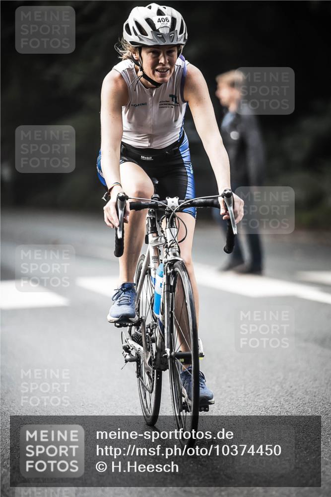 13.09.2026 - Stadtparktriathlon H.Heesch http://msf.ph/oto/10374450 13.09.2026 10:54:36 Radfahren 406, 414, 464, 571 meine-sportfotos.de