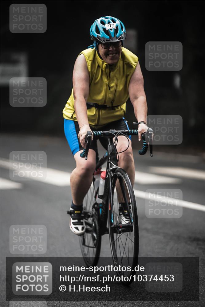 13.09.2026 - Stadtparktriathlon H.Heesch http://msf.ph/oto/10374453 13.09.2026 10:25:26 Radfahren 241, 317, 370, 777 meine-sportfotos.de