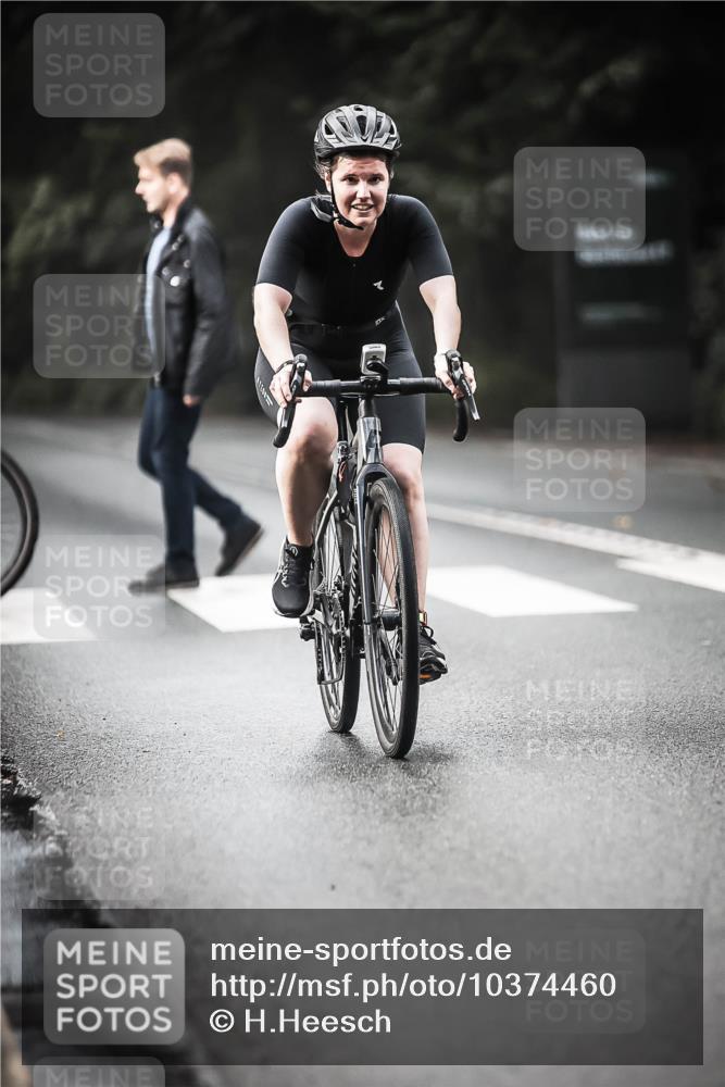 13.09.2026 - Stadtparktriathlon H.Heesch http://msf.ph/oto/10374460 13.09.2026 10:54:37 Radfahren 406, 414, 464 meine-sportfotos.de