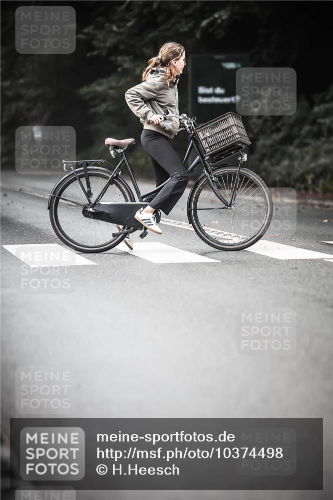 13.09.2026 - Stadtparktriathlon H.Heesch http://msf.ph/oto/10374498 13.09.2026 10:54:40 Radfahren 406, 414, 464 meine-sportfotos.de
