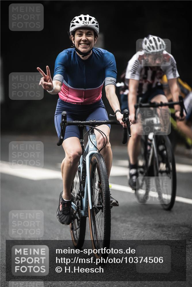 13.09.2026 - Stadtparktriathlon H.Heesch http://msf.ph/oto/10374506 13.09.2026 10:25:29 Radfahren 241, 317, 370, 777 meine-sportfotos.de
