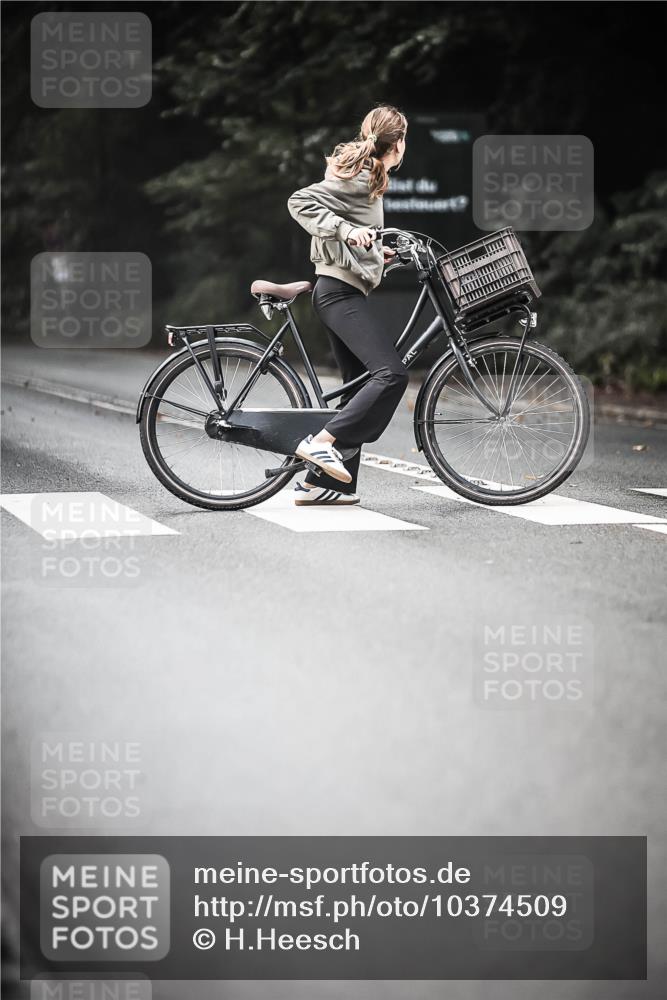 13.09.2026 - Stadtparktriathlon H.Heesch http://msf.ph/oto/10374509 13.09.2026 10:54:41 Radfahren 406, 414, 464 meine-sportfotos.de