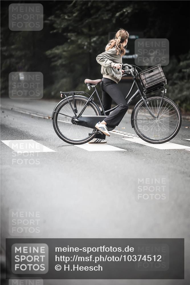 13.09.2026 - Stadtparktriathlon H.Heesch http://msf.ph/oto/10374512 13.09.2026 10:54:41 Radfahren 406, 414, 464 meine-sportfotos.de