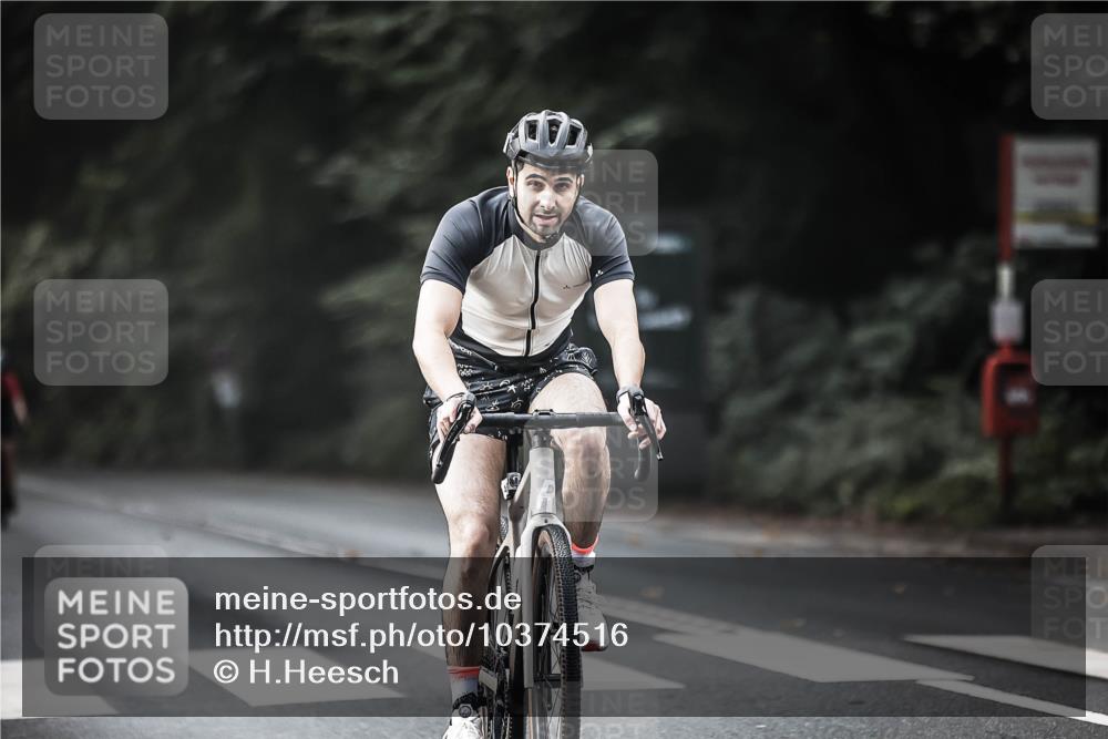 13.09.2026 - Stadtparktriathlon H.Heesch http://msf.ph/oto/10374516 13.09.2026 10:54:51 Radfahren 420, 467 meine-sportfotos.de
