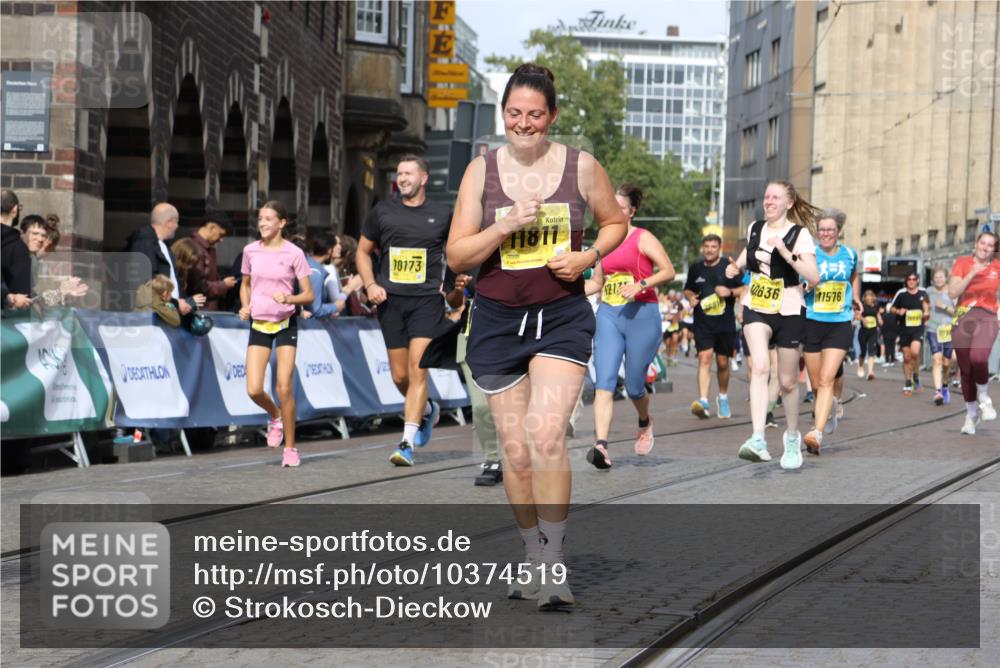13.09.2026 - 21. swb-Marathon Bremen Strokosch-Dieckow http://msf.ph/oto/10374519 13.09.2026 11:02:19 Ziel 10257, 10409, 10444, 10473, 10500, 10617, 10803, 10817, 10924, 11115, 11268, 11369, 11412, 11413, 11436, 11859, 12016, 12095, 12145, 12360, 12379, 12412, 12466, 12506, 10153, 10154, 10273, 10274, 10278, 10338, 10738, 10885, 11137, 11505, 11508, 11526, 11554, 11890, 11945, 12169, 12252, 12489 meine-sportfotos.de