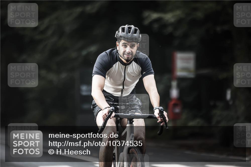 13.09.2026 - Stadtparktriathlon H.Heesch http://msf.ph/oto/10374535 13.09.2026 10:54:51 Radfahren 420, 467 meine-sportfotos.de
