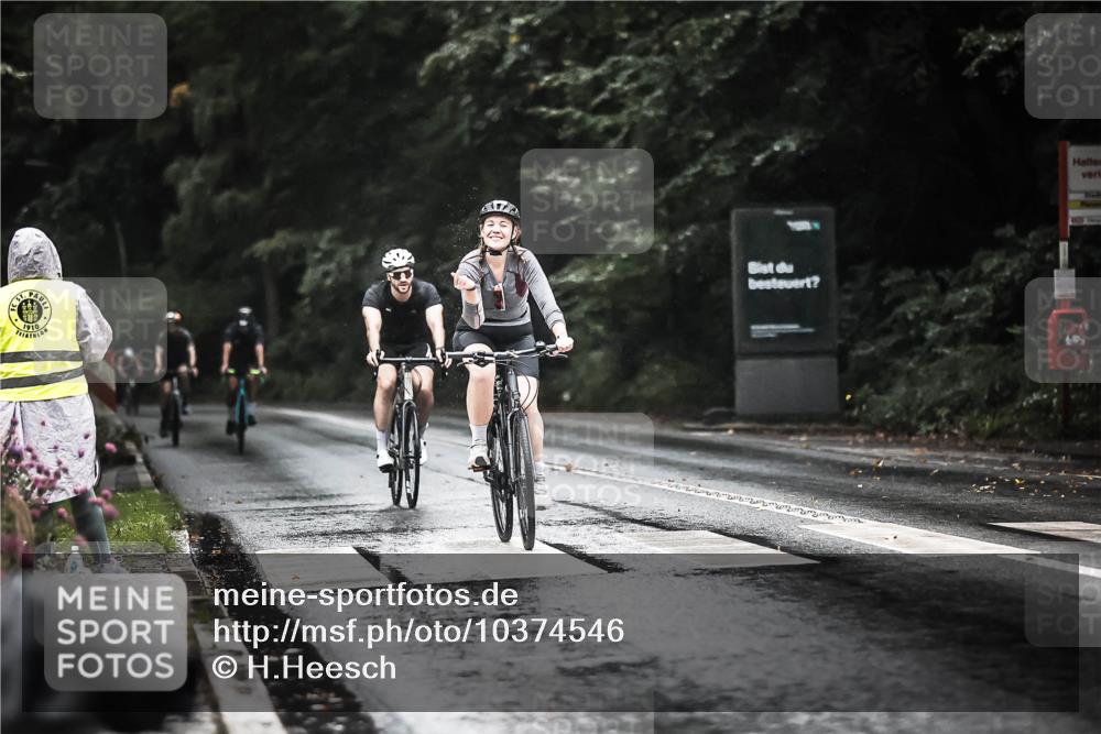 13.09.2026 - Stadtparktriathlon H.Heesch http://msf.ph/oto/10374546 13.09.2026 12:11:56 Radfahren 865, 873, 950, 972, 1056 meine-sportfotos.de