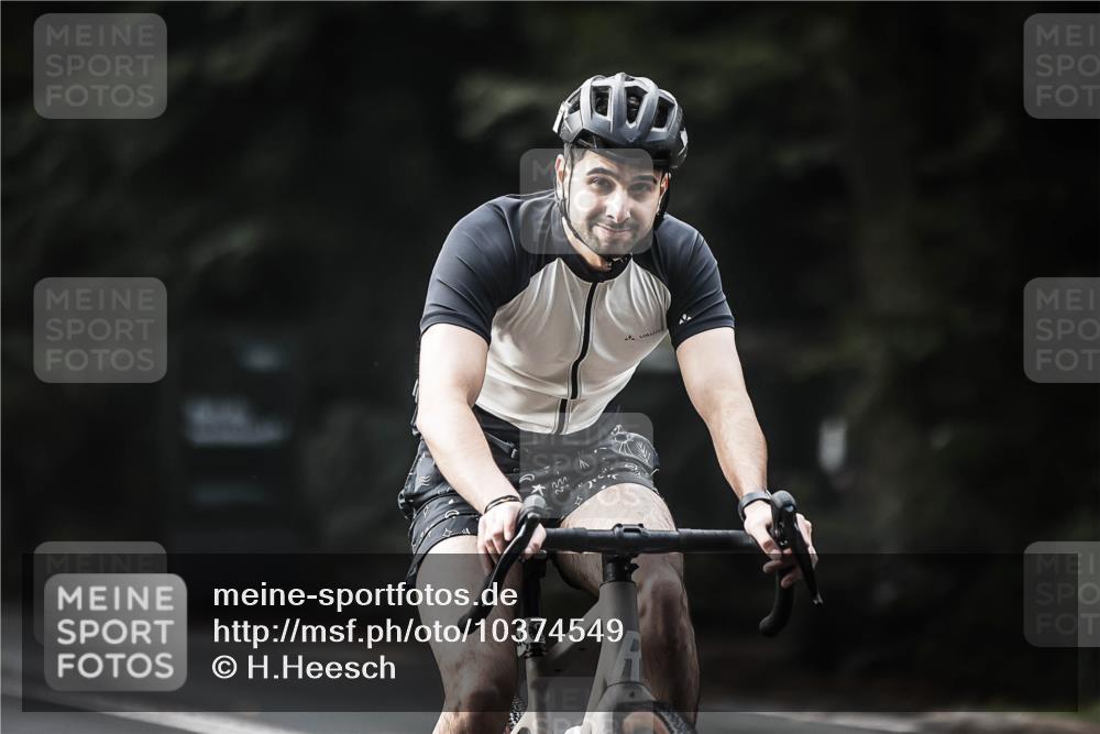 13.09.2026 - Stadtparktriathlon H.Heesch http://msf.ph/oto/10374549 13.09.2026 10:54:52 Radfahren 420, 467 meine-sportfotos.de