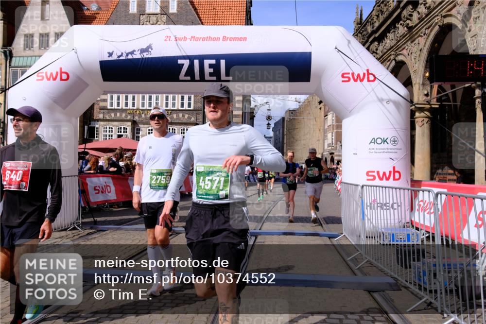 13.09.2026 - 21. swb-Marathon Bremen Tim E. http://msf.ph/oto/10374552 13.09.2026 13:11:20 Ziel 335, 697, 2021, 2759, 3448, 3484, 3647, 4023, 4429, 4475, 4571, 5079, 6471, 6657, 7136, 8183, 9410, 9622, 9762 meine-sportfotos.de