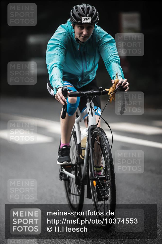 13.09.2026 - Stadtparktriathlon H.Heesch http://msf.ph/oto/10374553 13.09.2026 10:25:32 Radfahren 241, 317, 370, 777 meine-sportfotos.de