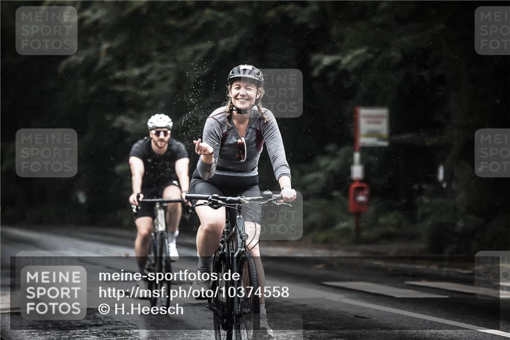 13.09.2026 - Stadtparktriathlon H.Heesch http://msf.ph/oto/10374558 13.09.2026 12:11:57 Radfahren 865, 873, 950, 974 meine-sportfotos.de