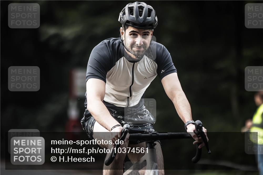 13.09.2026 - Stadtparktriathlon H.Heesch http://msf.ph/oto/10374561 13.09.2026 10:54:52 Radfahren 420, 467 meine-sportfotos.de