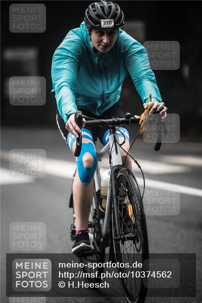 13.09.2026 - Stadtparktriathlon H.Heesch http://msf.ph/oto/10374562 13.09.2026 10:25:32 Radfahren 241, 317, 370, 777 meine-sportfotos.de