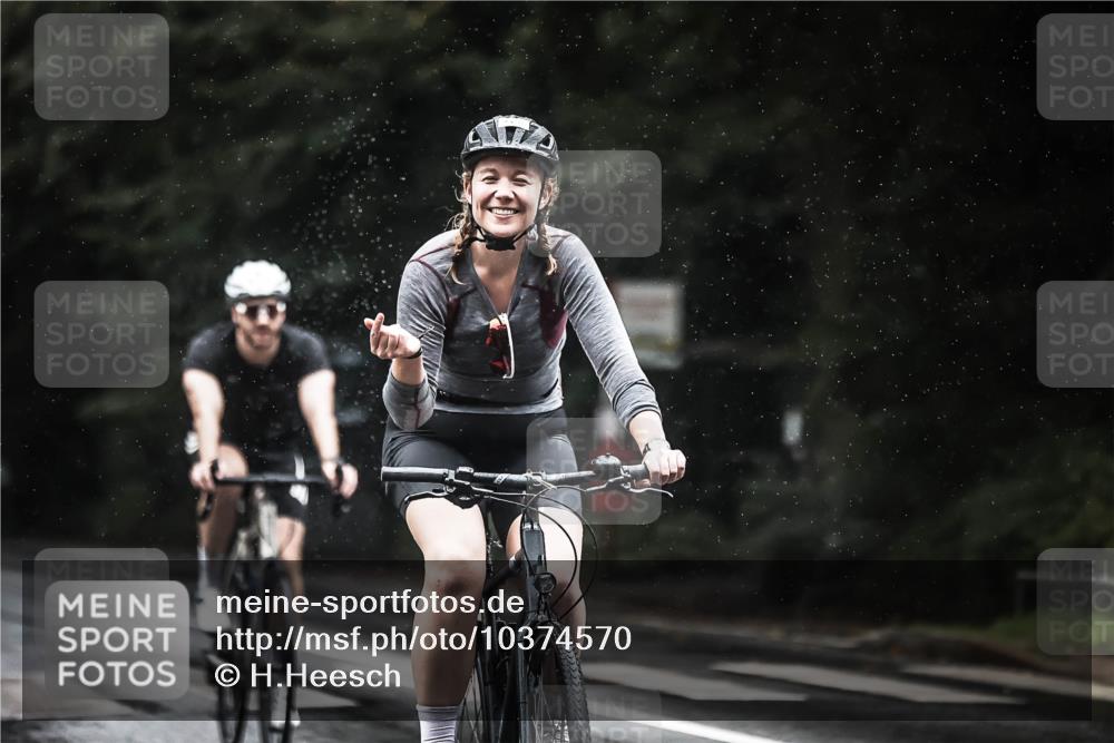13.09.2026 - Stadtparktriathlon H.Heesch http://msf.ph/oto/10374570 13.09.2026 12:11:58 Radfahren 865, 873, 950, 974 meine-sportfotos.de
