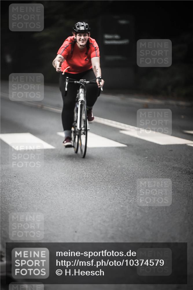 13.09.2026 - Stadtparktriathlon H.Heesch http://msf.ph/oto/10374579 13.09.2026 10:25:38 Radfahren 281, 395 meine-sportfotos.de