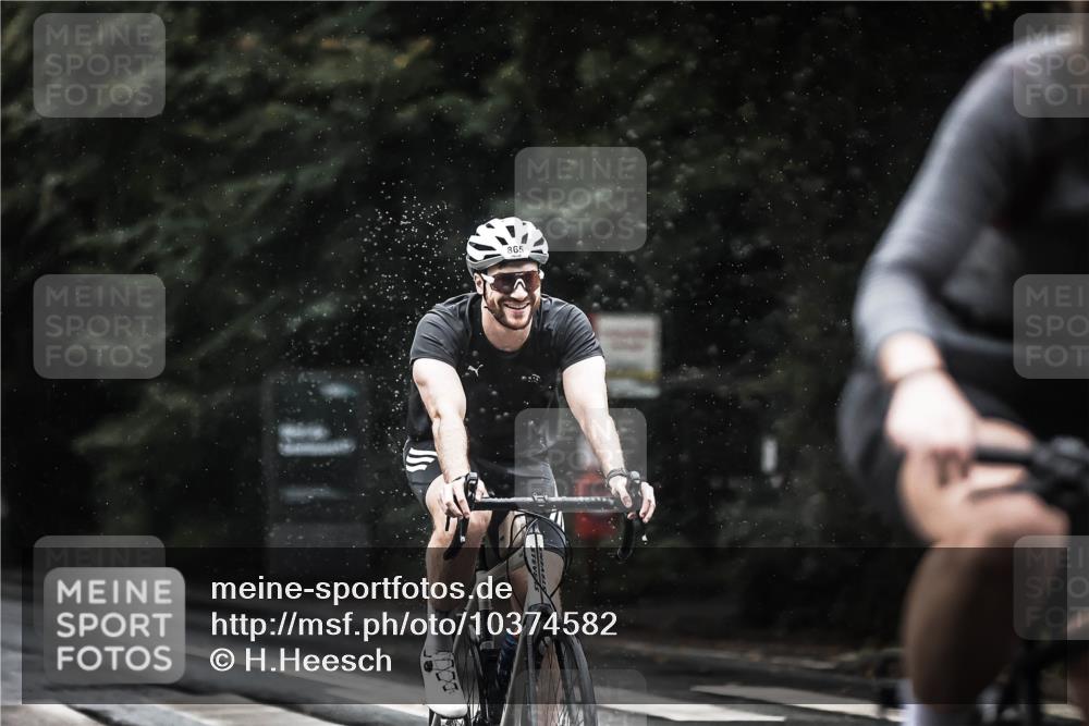 13.09.2026 - Stadtparktriathlon H.Heesch http://msf.ph/oto/10374582 13.09.2026 12:11:58 Radfahren 865, 873, 950, 974 meine-sportfotos.de