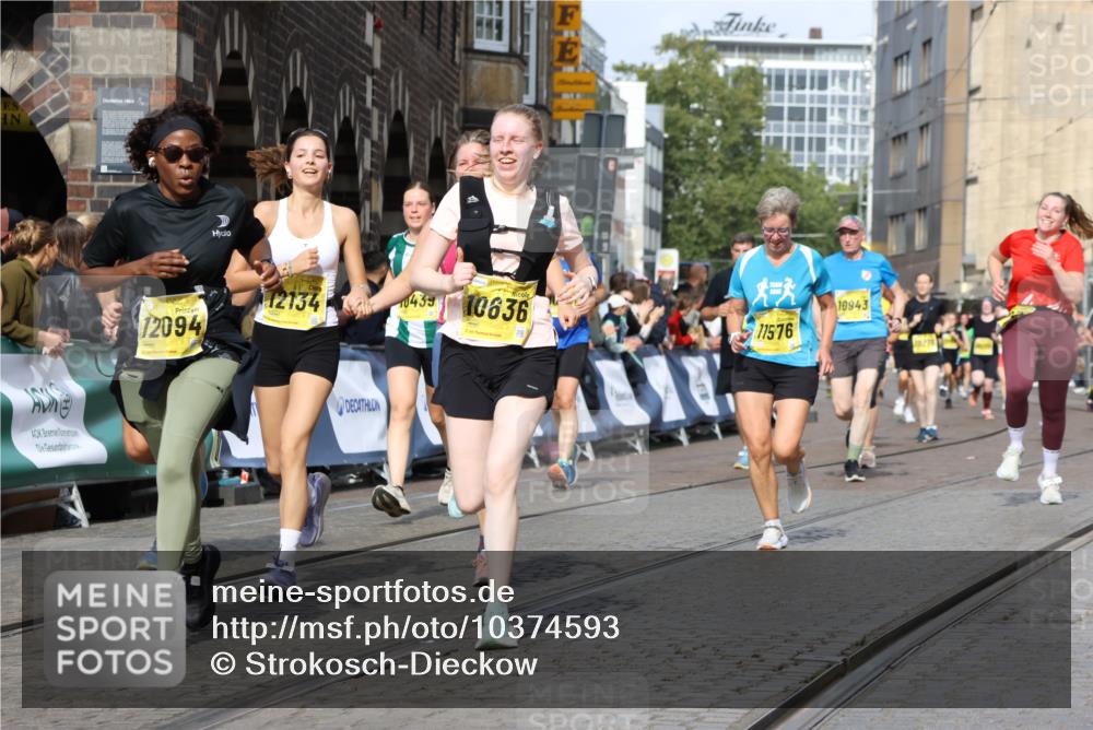 13.09.2026 - 21. swb-Marathon Bremen Strokosch-Dieckow http://msf.ph/oto/10374593 13.09.2026 11:02:21 Ziel 10257, 10409, 10444, 10473, 10500, 10617, 10636, 10803, 10817, 10924, 11115, 11268, 11369, 11436, 11811, 11859, 12016, 12095, 12145, 12360, 12412, 12437, 12466, 12506, 10273, 10278, 11137, 11508, 11526, 11554, 11662, 11890, 11945, 12169, 12252, 12489 meine-sportfotos.de