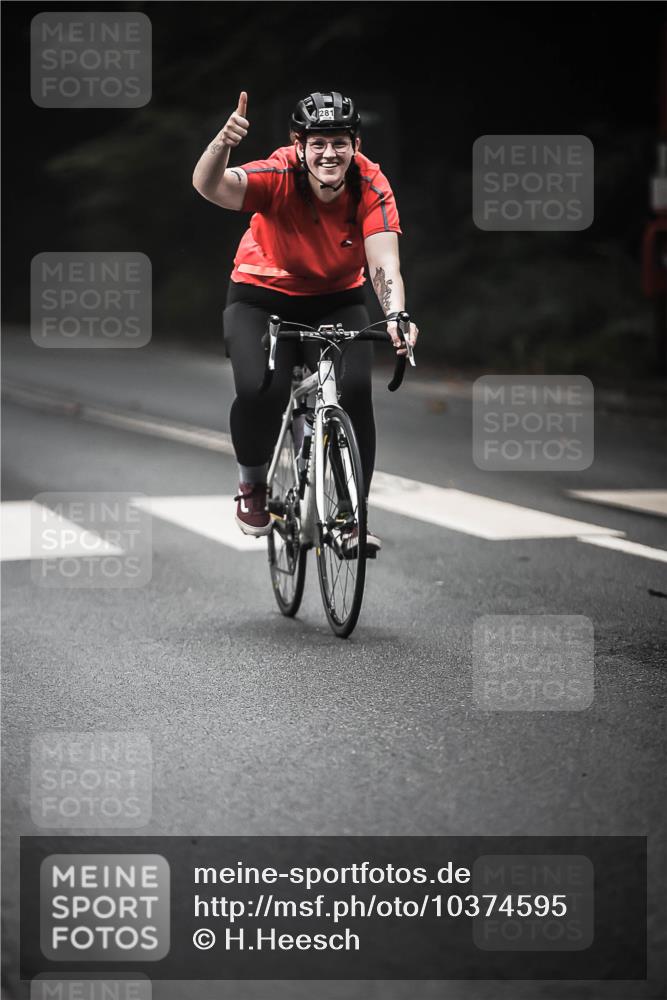 13.09.2026 - Stadtparktriathlon H.Heesch http://msf.ph/oto/10374595 13.09.2026 10:25:38 Radfahren 281, 395 meine-sportfotos.de