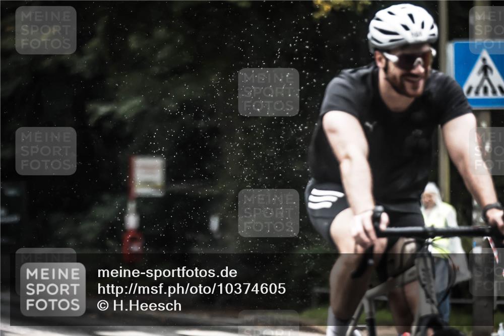 13.09.2026 - Stadtparktriathlon H.Heesch http://msf.ph/oto/10374605 13.09.2026 12:11:59 Radfahren 865, 873, 950, 974 meine-sportfotos.de