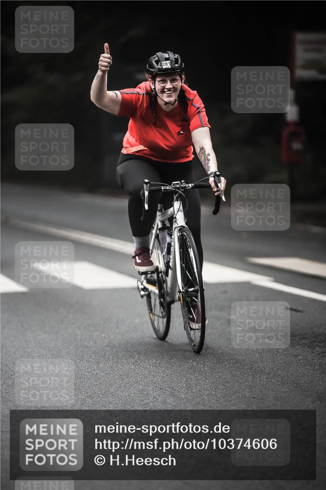 13.09.2026 - Stadtparktriathlon H.Heesch http://msf.ph/oto/10374606 13.09.2026 10:25:39 Radfahren 281, 395 meine-sportfotos.de
