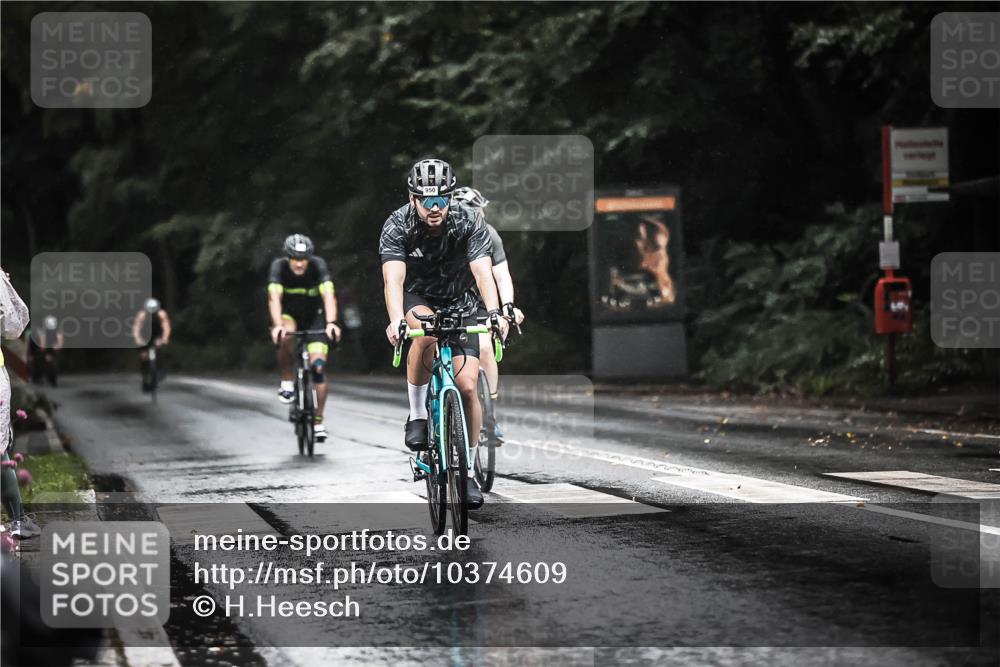 13.09.2026 - Stadtparktriathlon H.Heesch http://msf.ph/oto/10374609 13.09.2026 12:12:01 Radfahren 865, 873, 950, 951, 974 meine-sportfotos.de