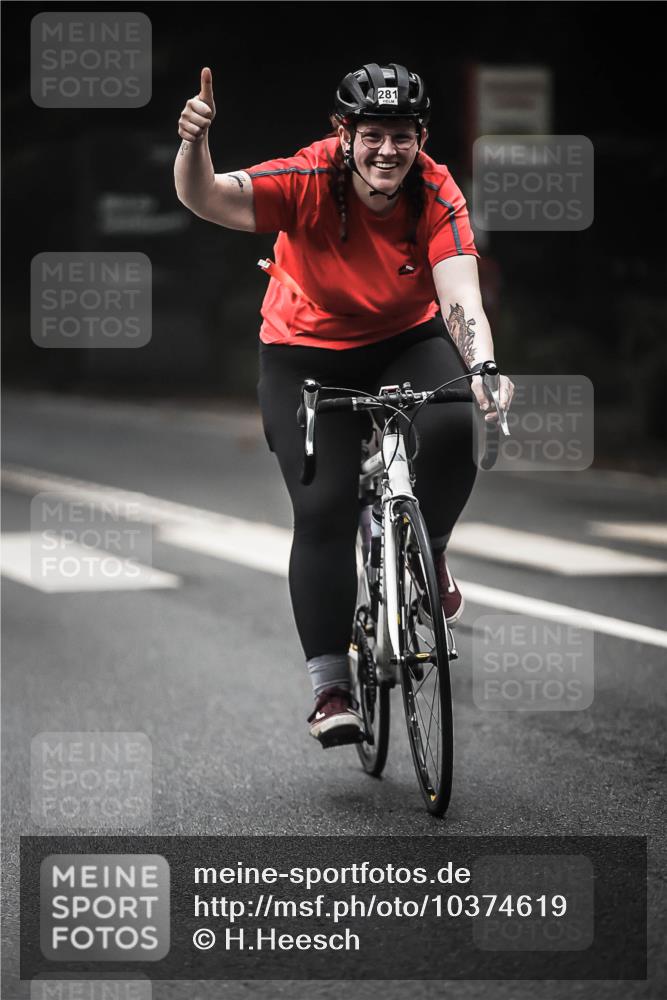 13.09.2026 - Stadtparktriathlon H.Heesch http://msf.ph/oto/10374619 13.09.2026 10:25:39 Radfahren 281, 395 meine-sportfotos.de