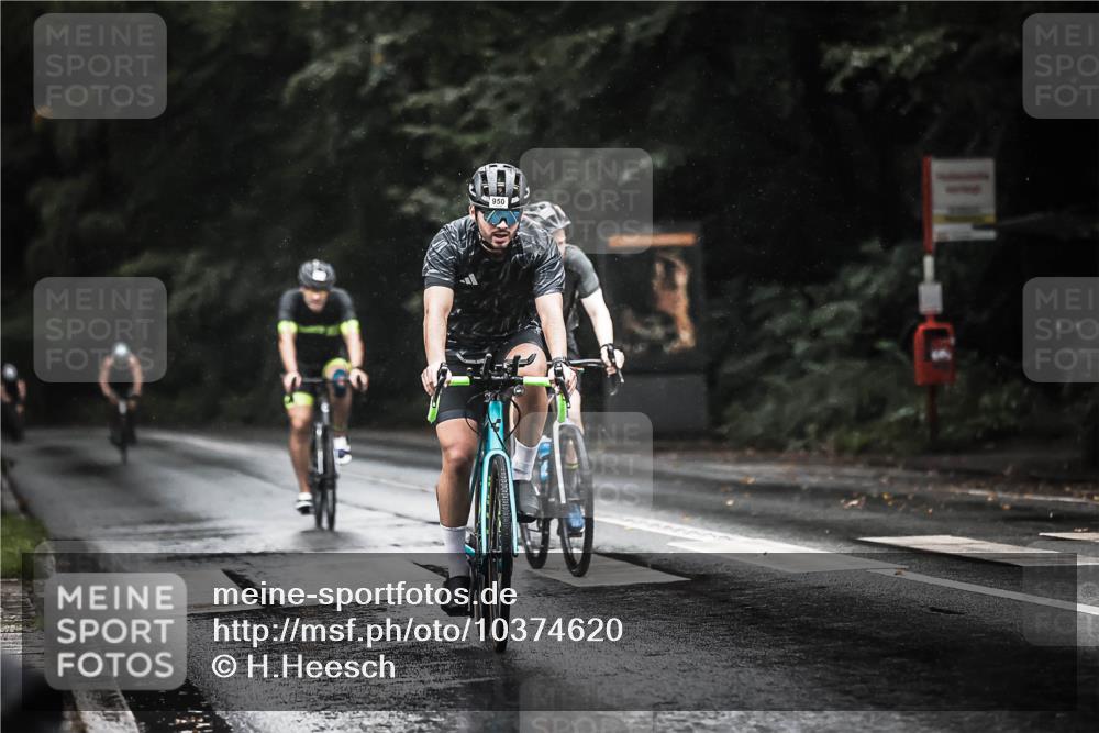 13.09.2026 - Stadtparktriathlon H.Heesch http://msf.ph/oto/10374620 13.09.2026 12:12:01 Radfahren 865, 873, 950, 951, 974 meine-sportfotos.de