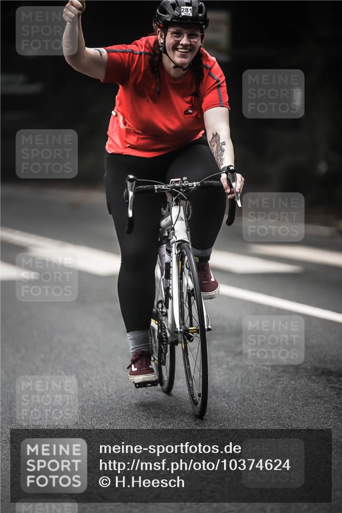 13.09.2026 - Stadtparktriathlon H.Heesch http://msf.ph/oto/10374624 13.09.2026 10:25:39 Radfahren 281, 395 meine-sportfotos.de