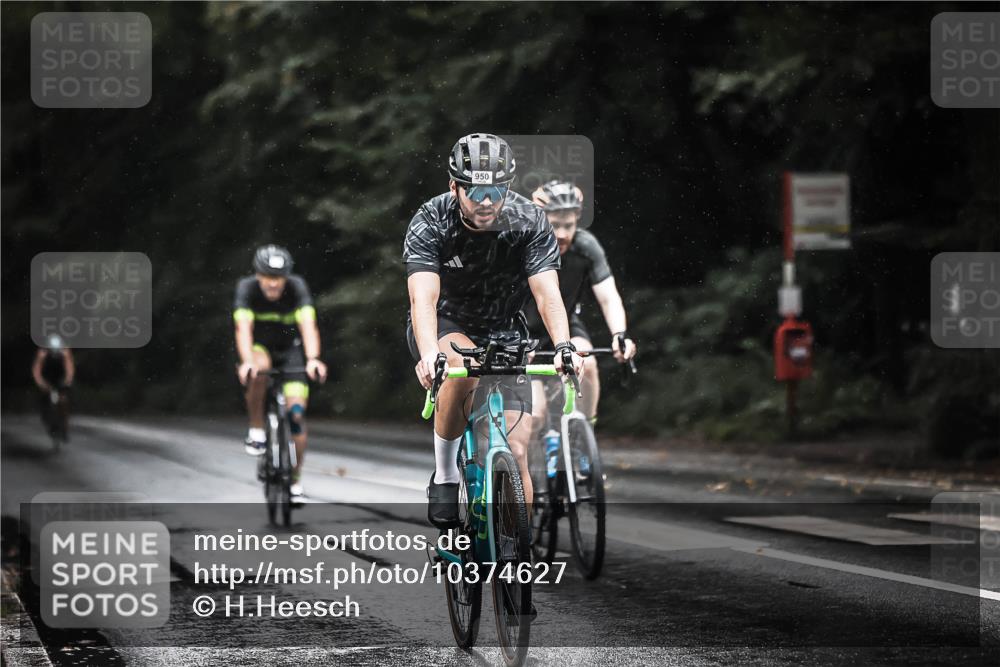 13.09.2026 - Stadtparktriathlon H.Heesch http://msf.ph/oto/10374627 13.09.2026 12:12:01 Radfahren 865, 873, 950, 951, 974 meine-sportfotos.de