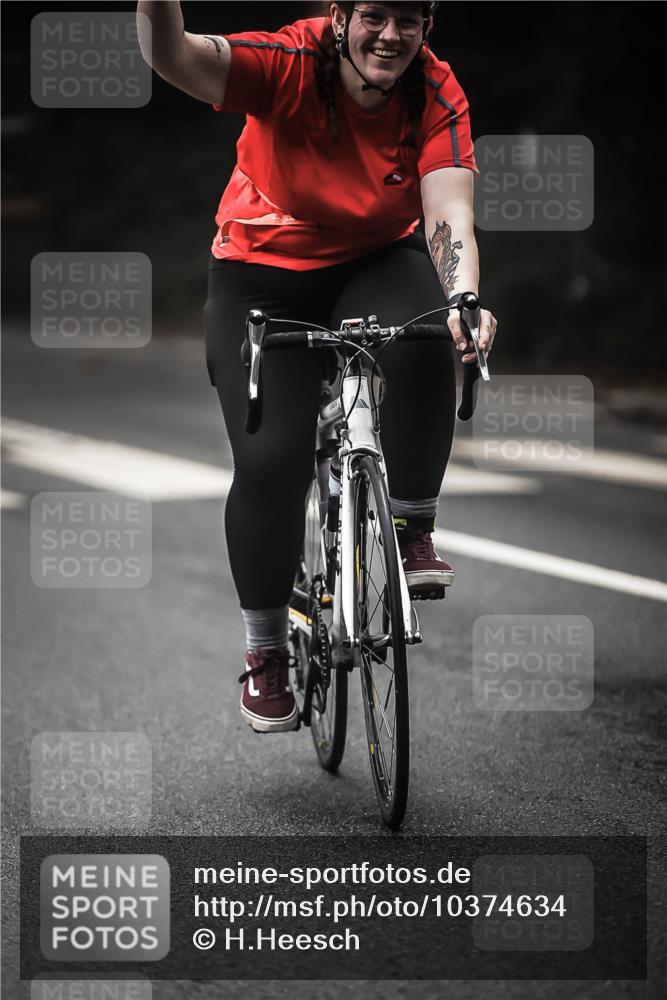 13.09.2026 - Stadtparktriathlon H.Heesch http://msf.ph/oto/10374634 13.09.2026 10:25:39 Radfahren 281, 395 meine-sportfotos.de