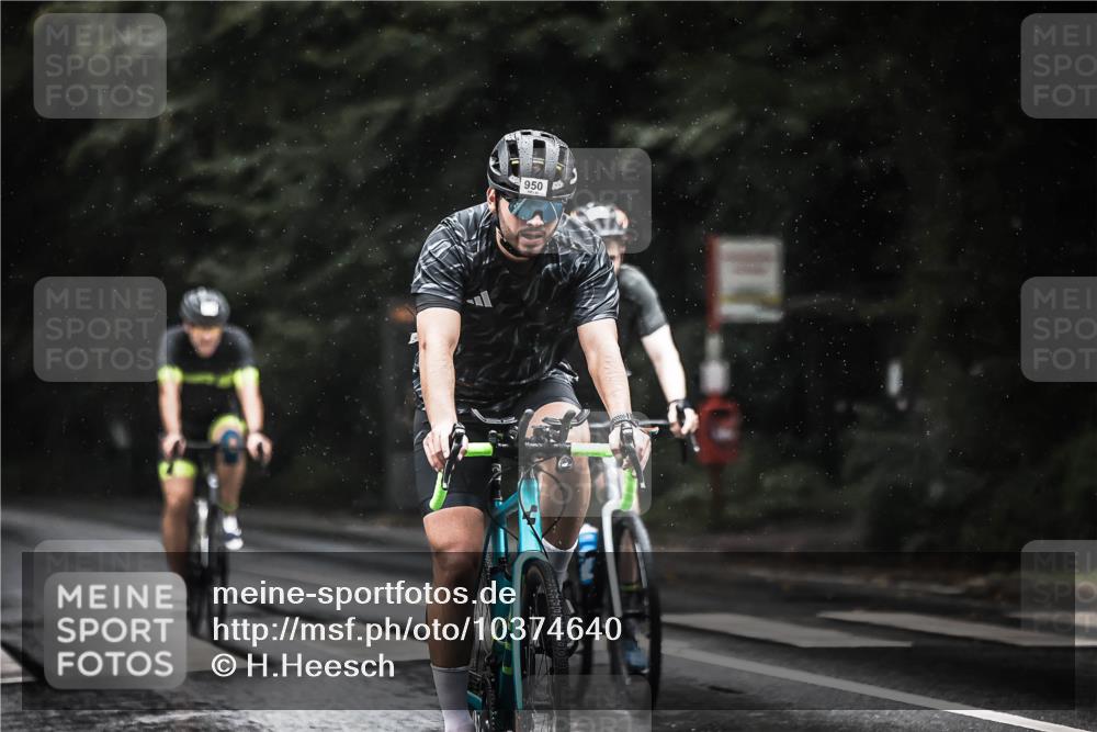 13.09.2026 - Stadtparktriathlon H.Heesch http://msf.ph/oto/10374640 13.09.2026 12:12:02 Radfahren 865, 873, 950, 951, 974 meine-sportfotos.de