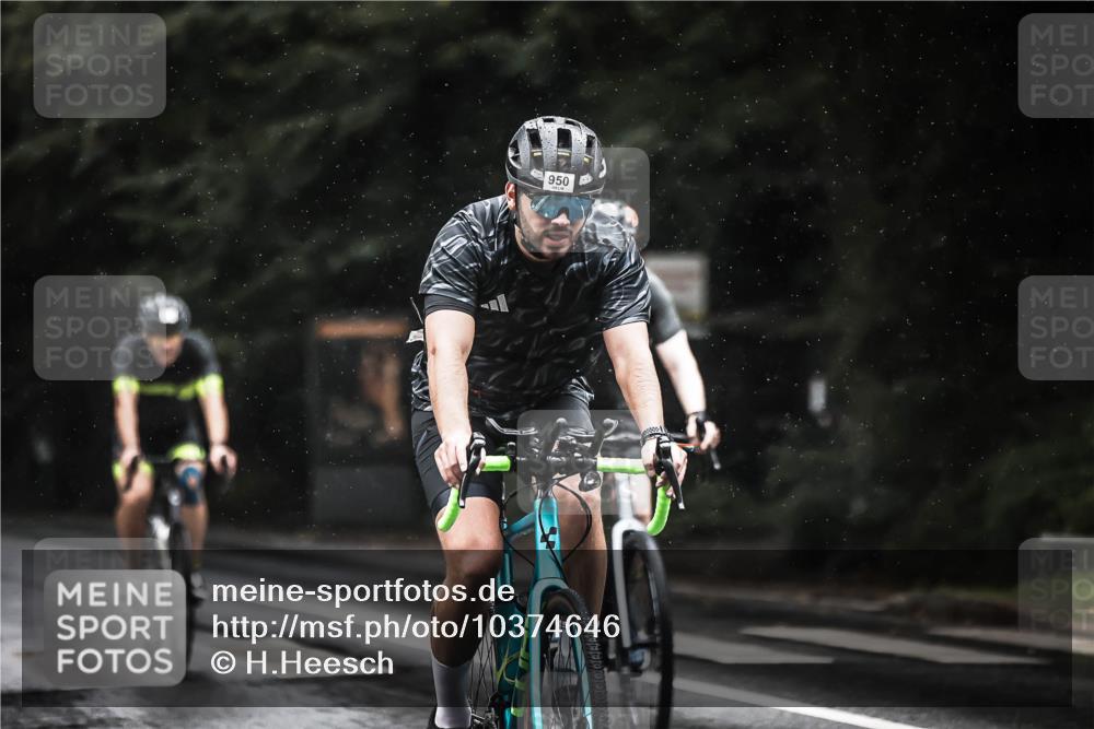 13.09.2026 - Stadtparktriathlon H.Heesch http://msf.ph/oto/10374646 13.09.2026 12:12:02 Radfahren 865, 873, 950, 951, 974 meine-sportfotos.de