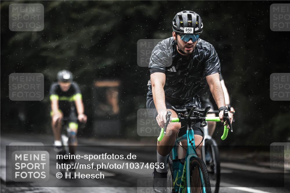 13.09.2026 - Stadtparktriathlon H.Heesch http://msf.ph/oto/10374653 13.09.2026 12:12:02 Radfahren 865, 873, 950, 951, 974 meine-sportfotos.de