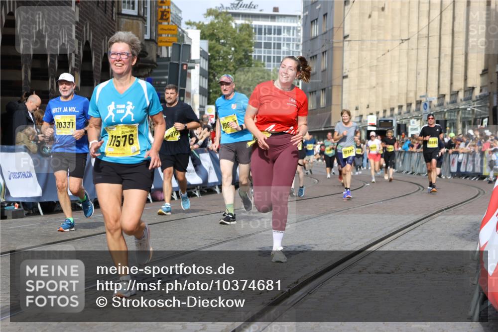 13.09.2026 - 21. swb-Marathon Bremen Strokosch-Dieckow http://msf.ph/oto/10374681 13.09.2026 11:02:23 Ziel 10257, 10409, 10444, 10473, 10500, 10617, 10636, 10803, 10817, 10924, 11115, 11268, 11436, 11576, 11811, 11859, 12016, 12094, 12095, 12134, 12135, 12145, 12360, 12412, 12437, 12506, 11137, 11261, 11508, 11526, 11554, 11662, 11890, 11945, 12169, 12252, 12429, 12489 meine-sportfotos.de